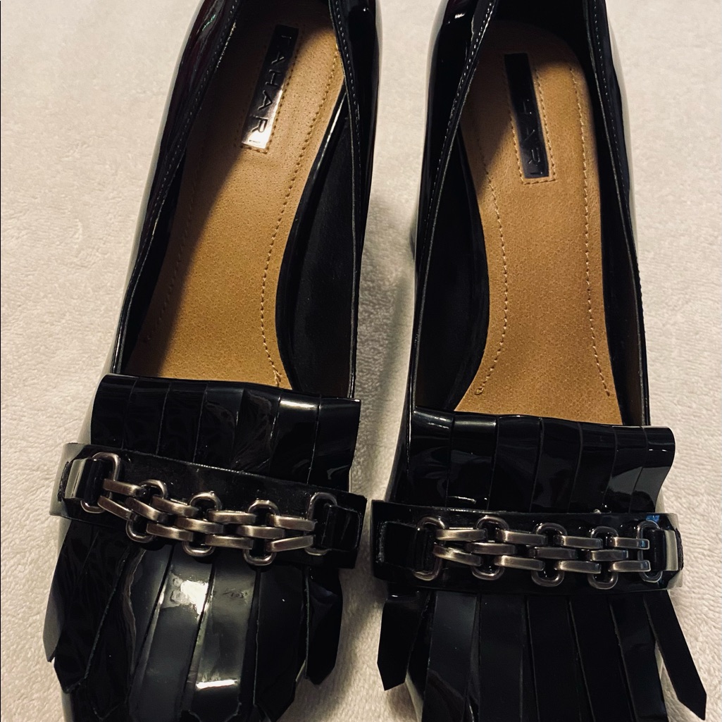 Almost Brand New Gorgeous High Quality Patent Leather Heels By Tahari  Box 59
